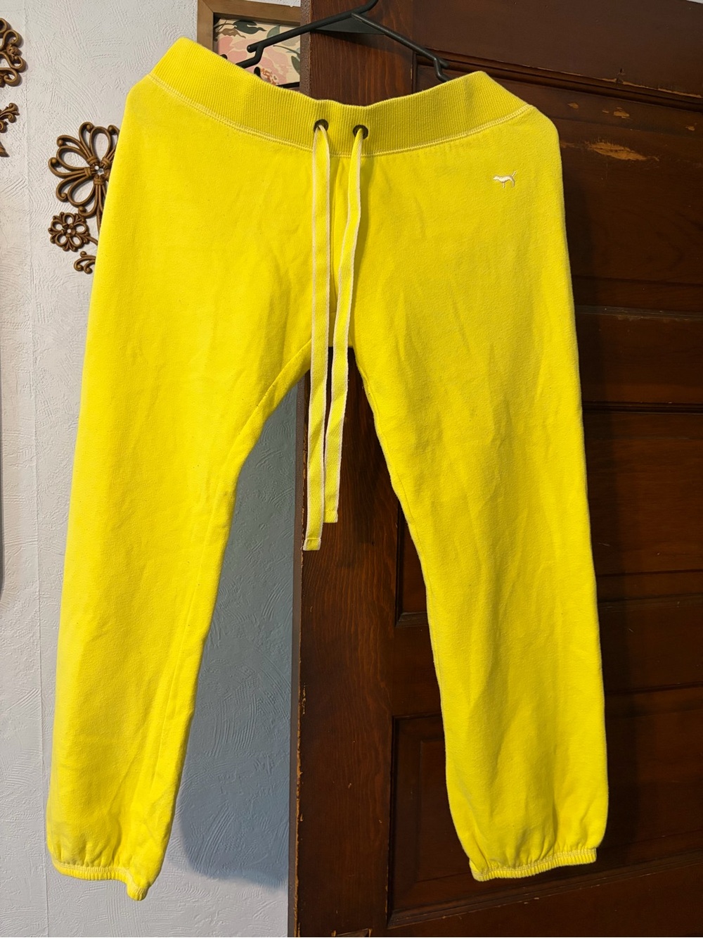 Vintage y2k Yellow capris  by PINK Victoria's Secret - Picture 3 of 7